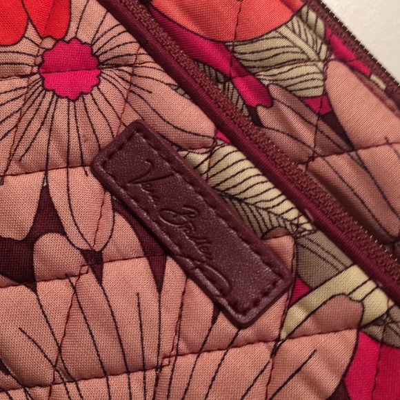 - Floral Vera Bradley Crossbody Bag - Picture 5 of 6